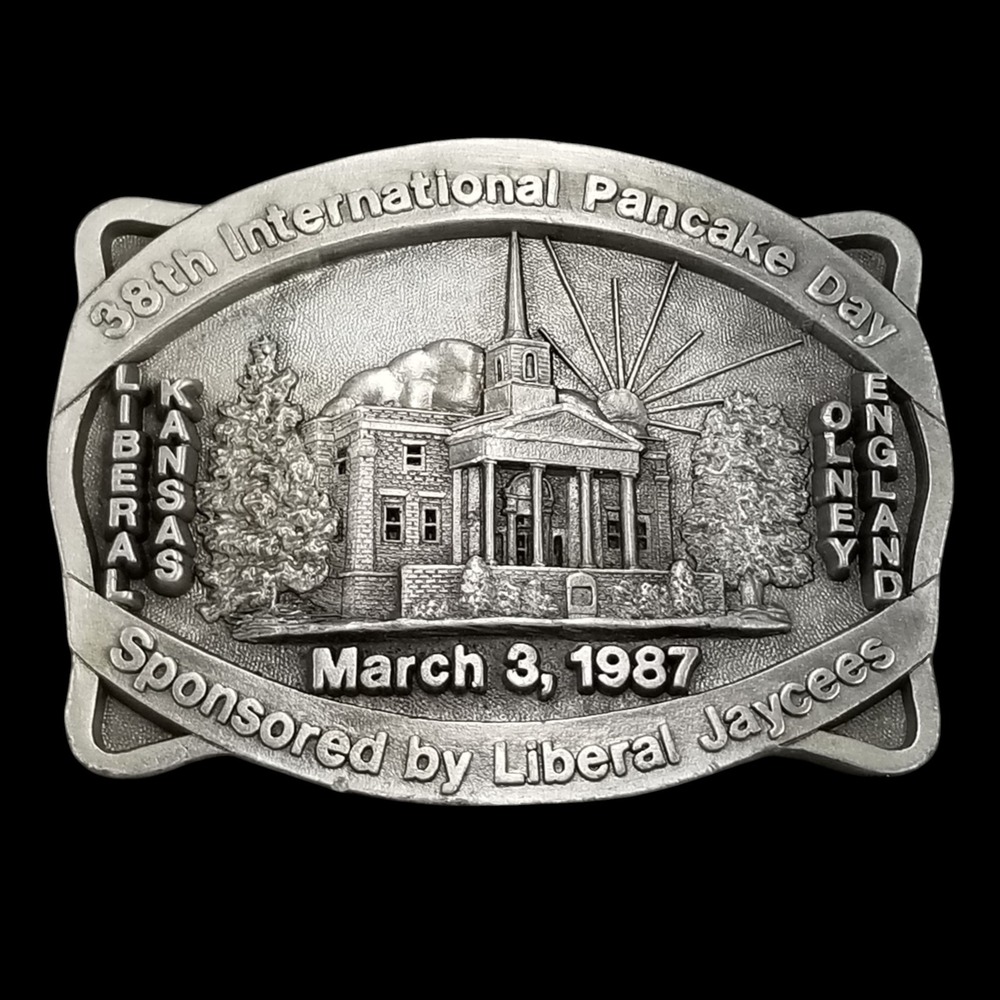 1987 International Pancake Day Belt Buckle Liberal Kansas Olney England‎